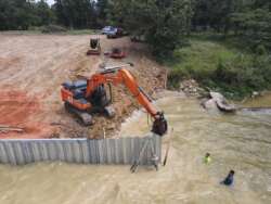 Galvanized Steel Bulkhead Reclamation Project on Lake Livingston